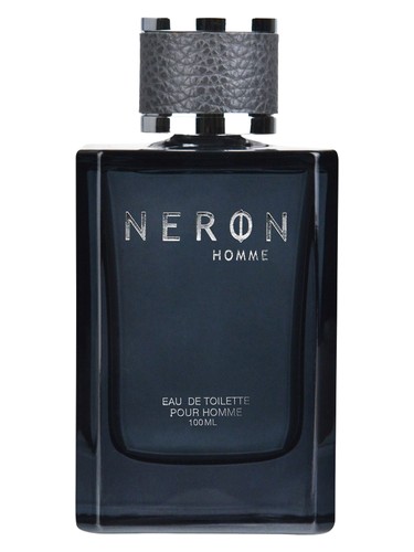 Néron Homme Dans un Jardin